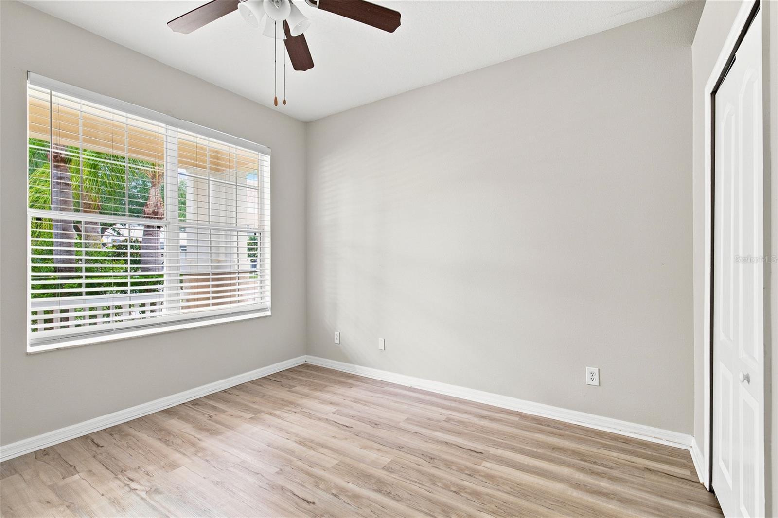 7806 GRASMERE DR — photo 23