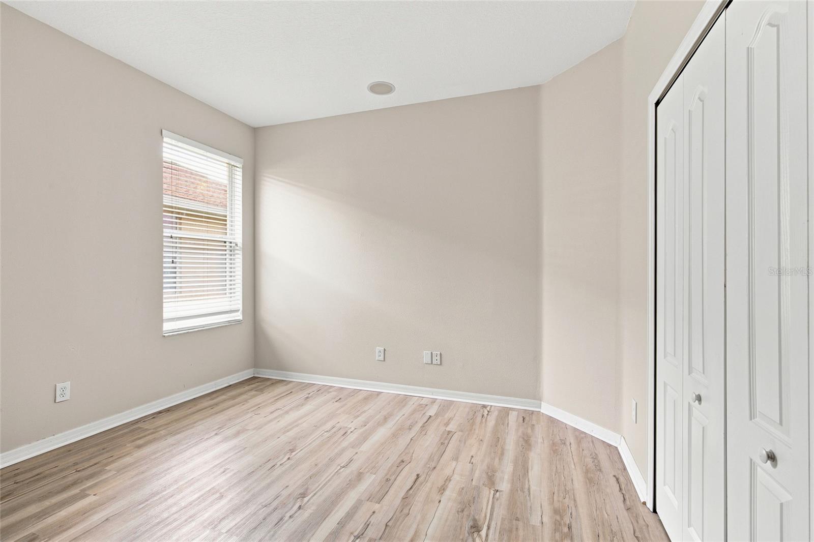 7806 GRASMERE DR — photo 21