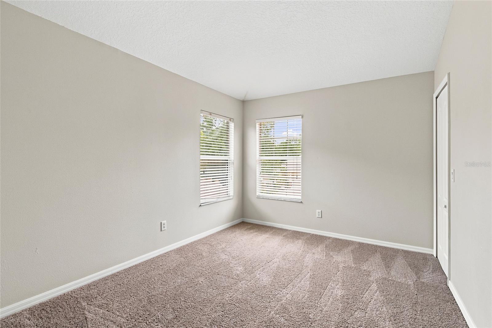 7806 GRASMERE DR — photo 29