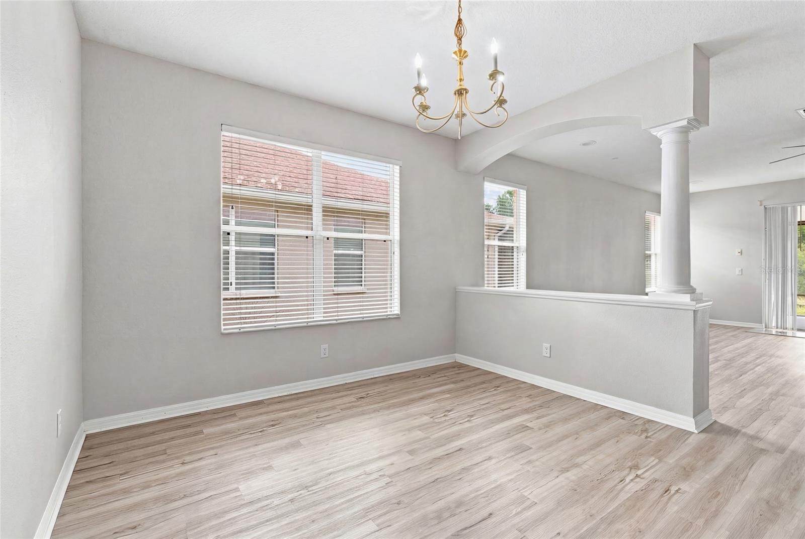 7806 GRASMERE DR — photo 8