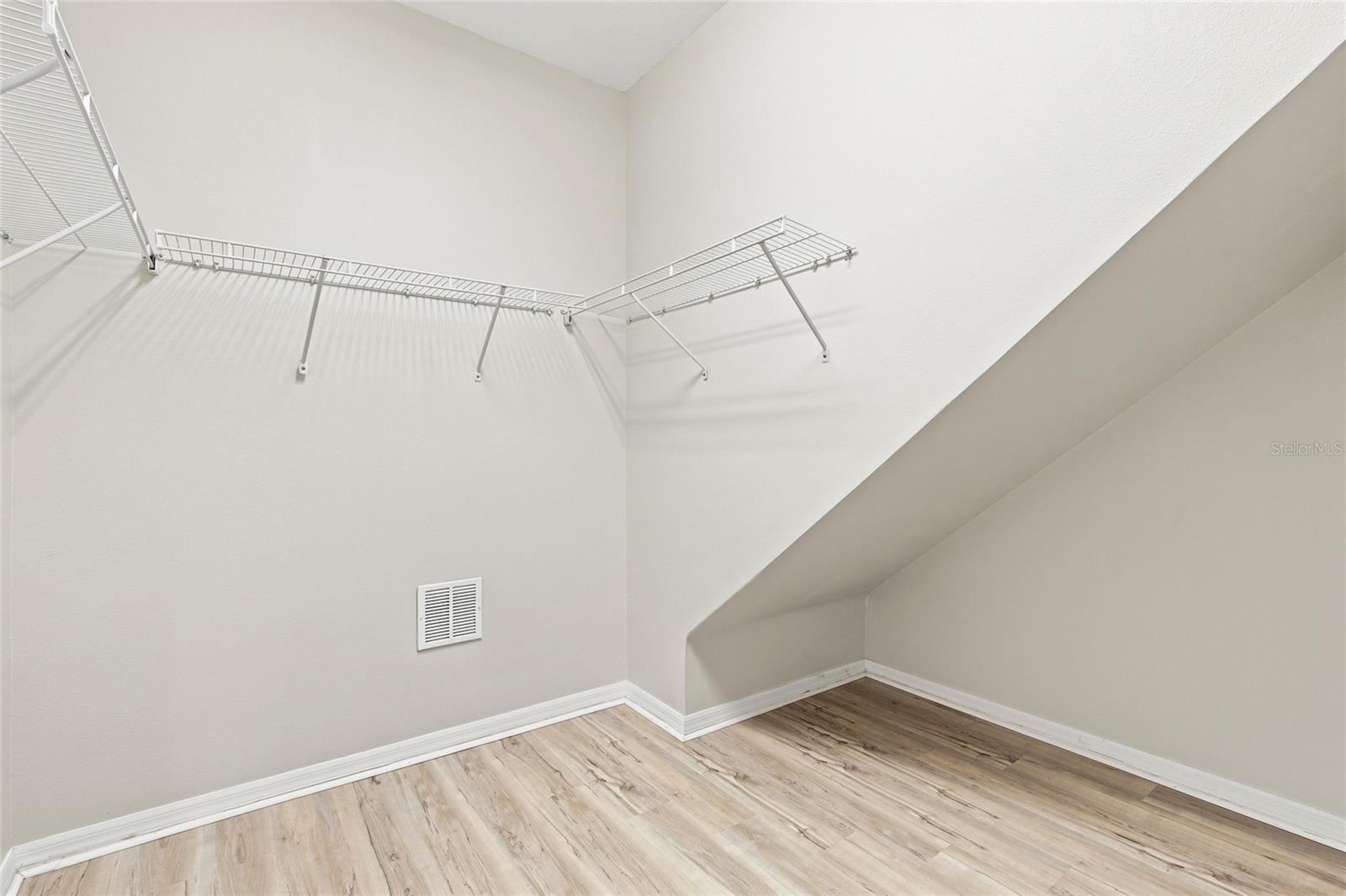 7806 GRASMERE DR — photo 19