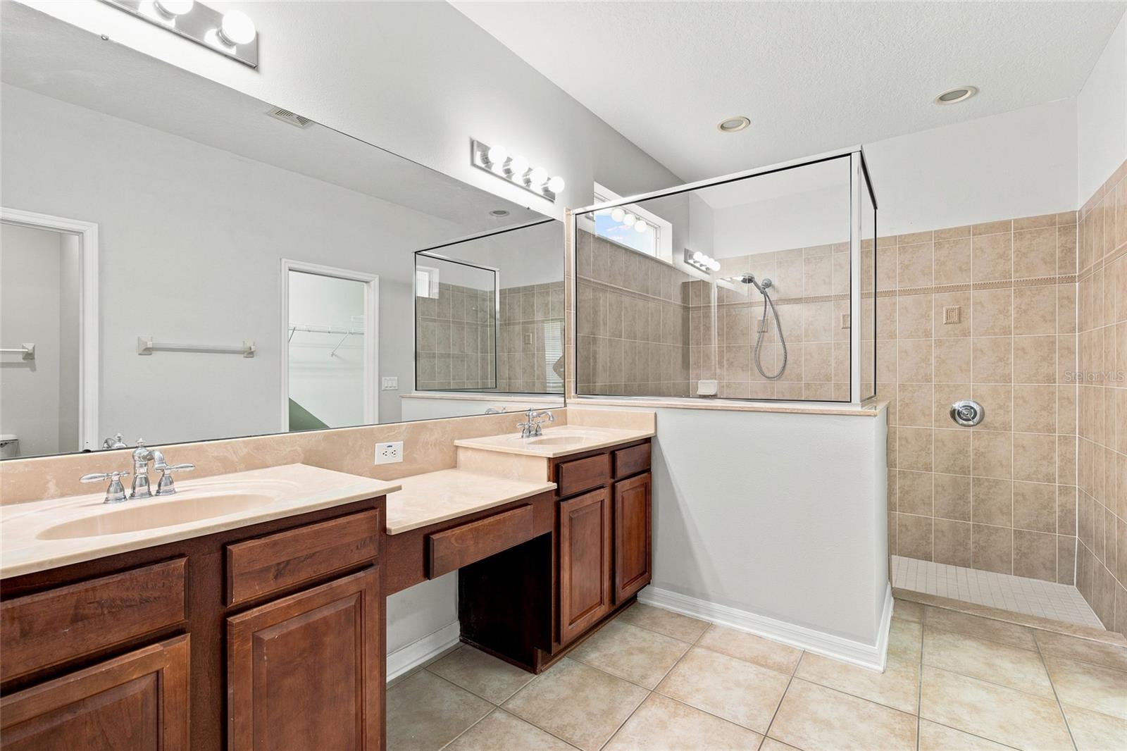 7806 GRASMERE DR — photo 16