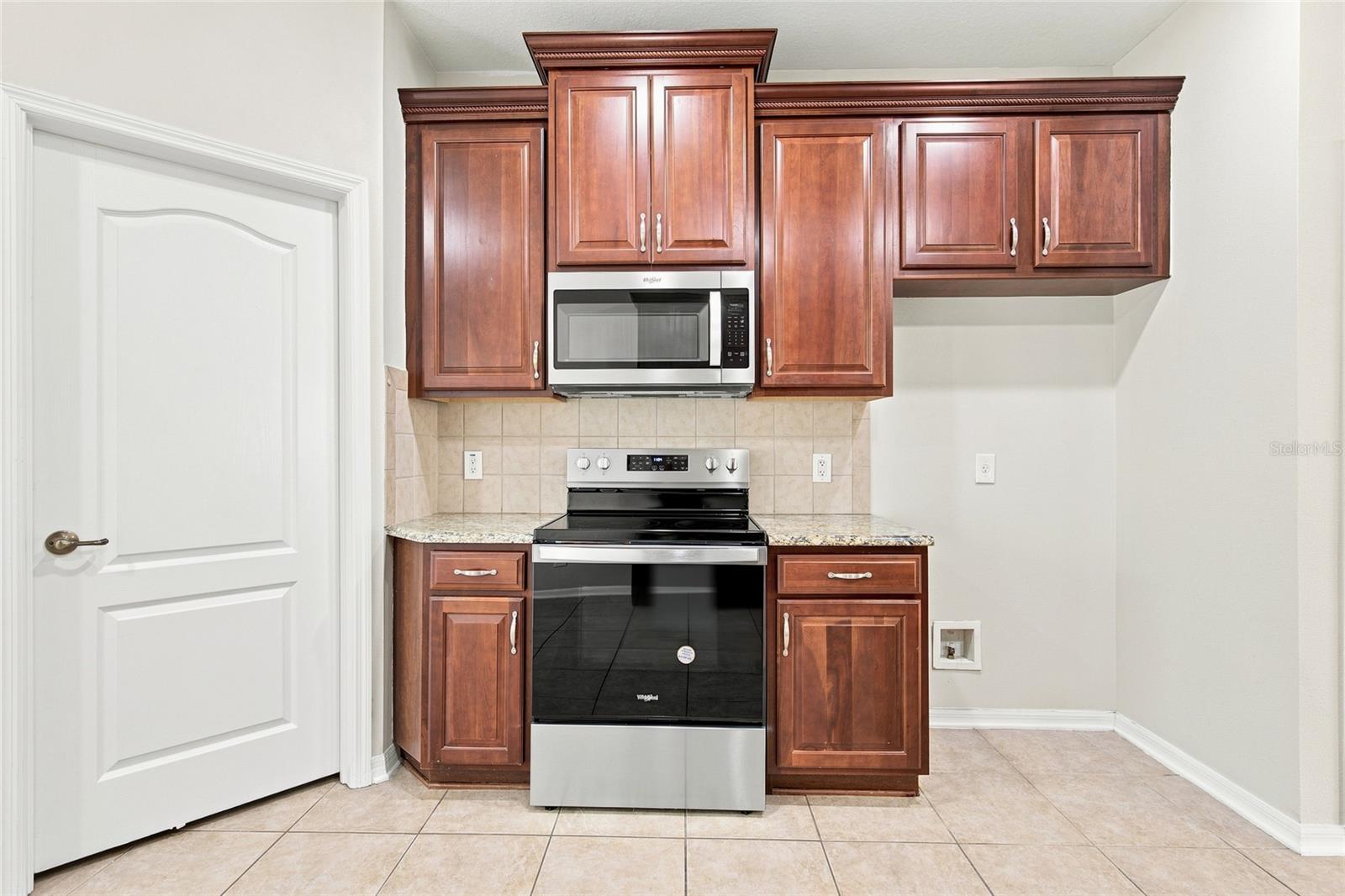 7806 GRASMERE DR — photo 11