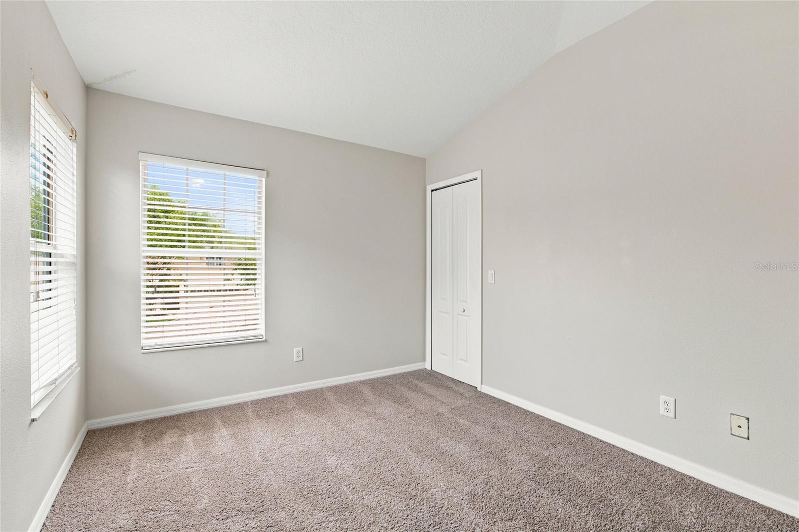 7806 GRASMERE DR — photo 30