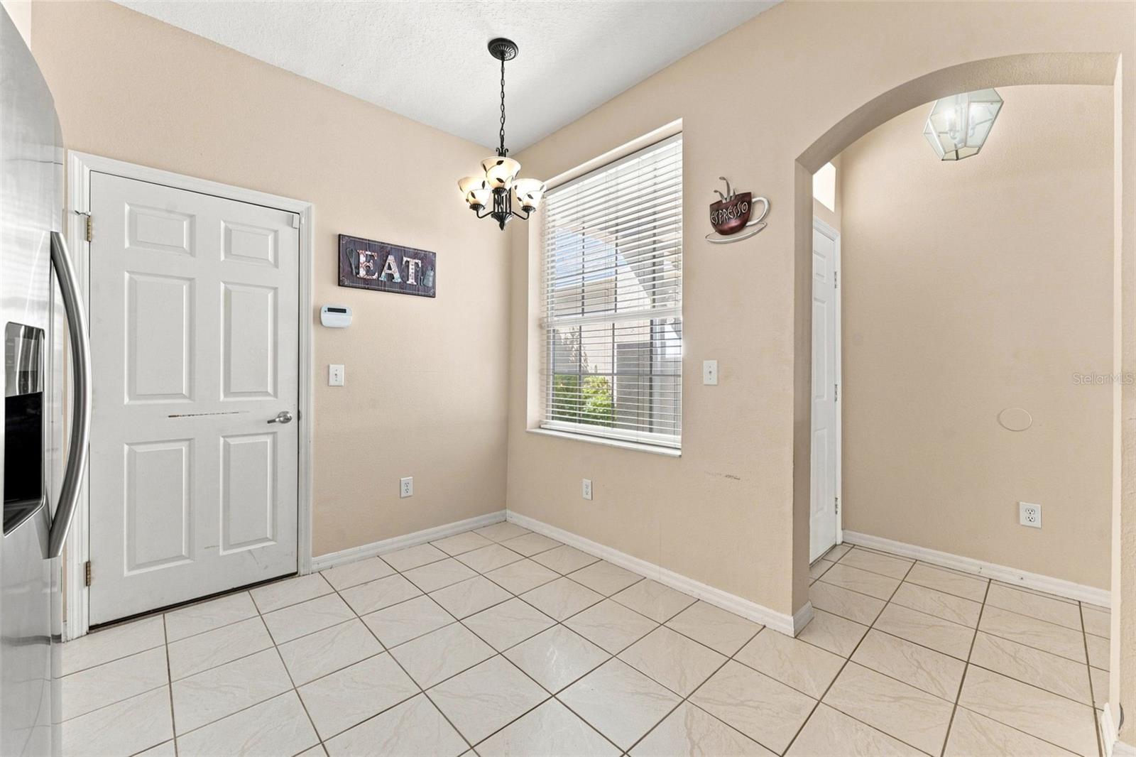 11220 WINDSOR PLACE CIR — photo 10
