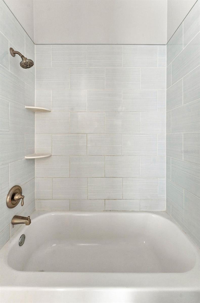 11220 WINDSOR PLACE CIR — photo 27