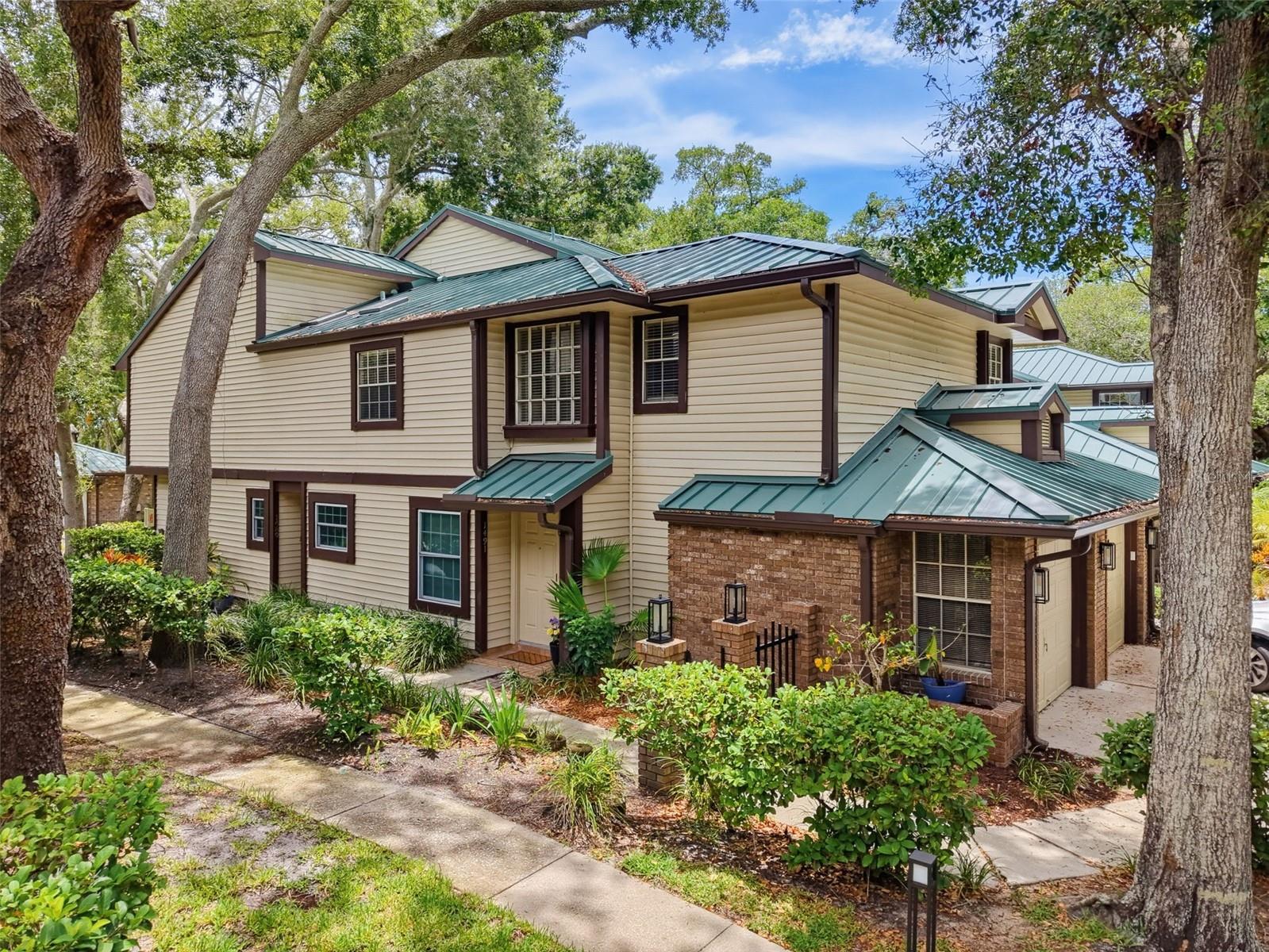 1491 MAHOGANY LN #1491 — photo 3