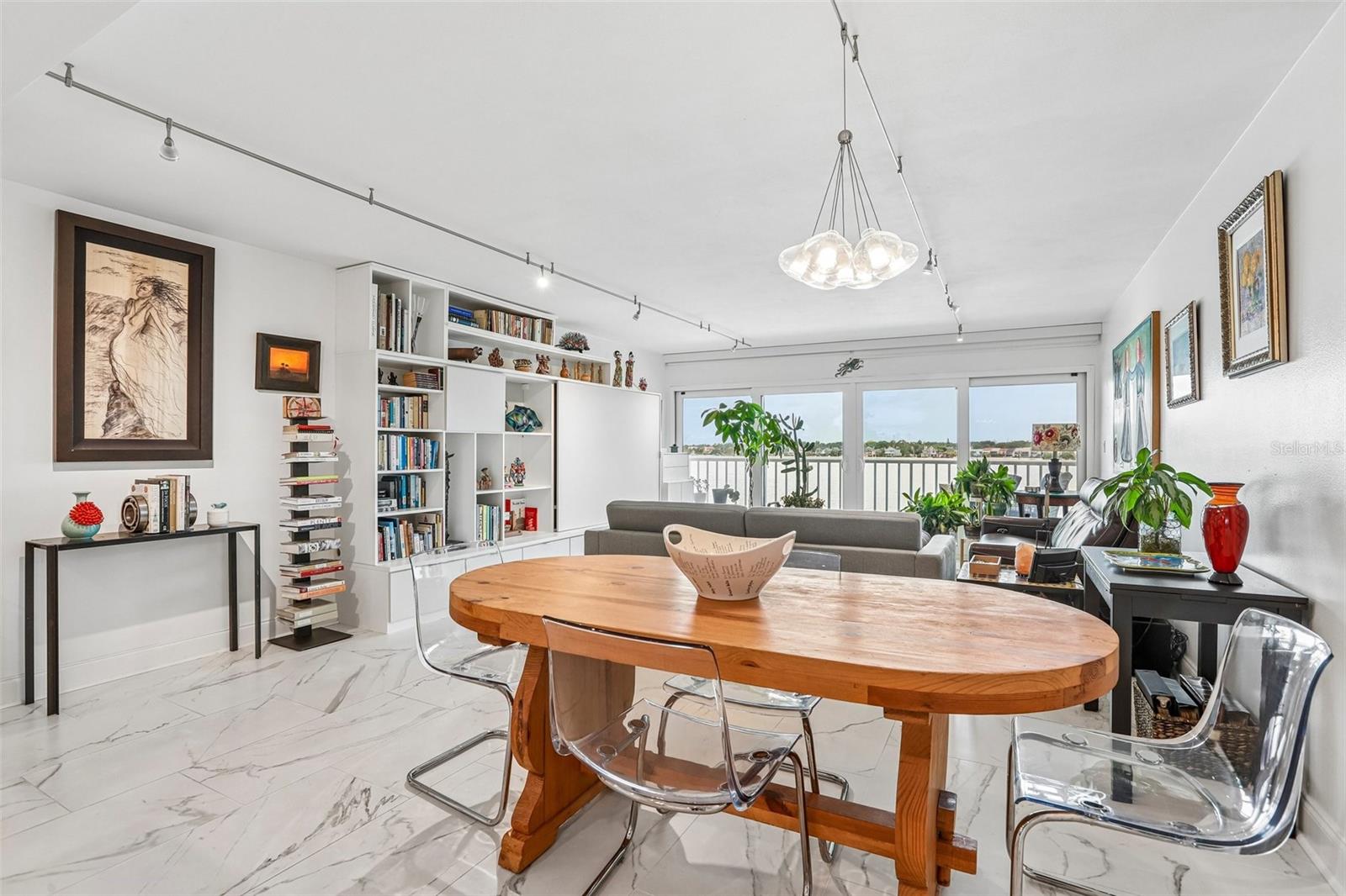 2 ADALIA AVE #301 — photo 4