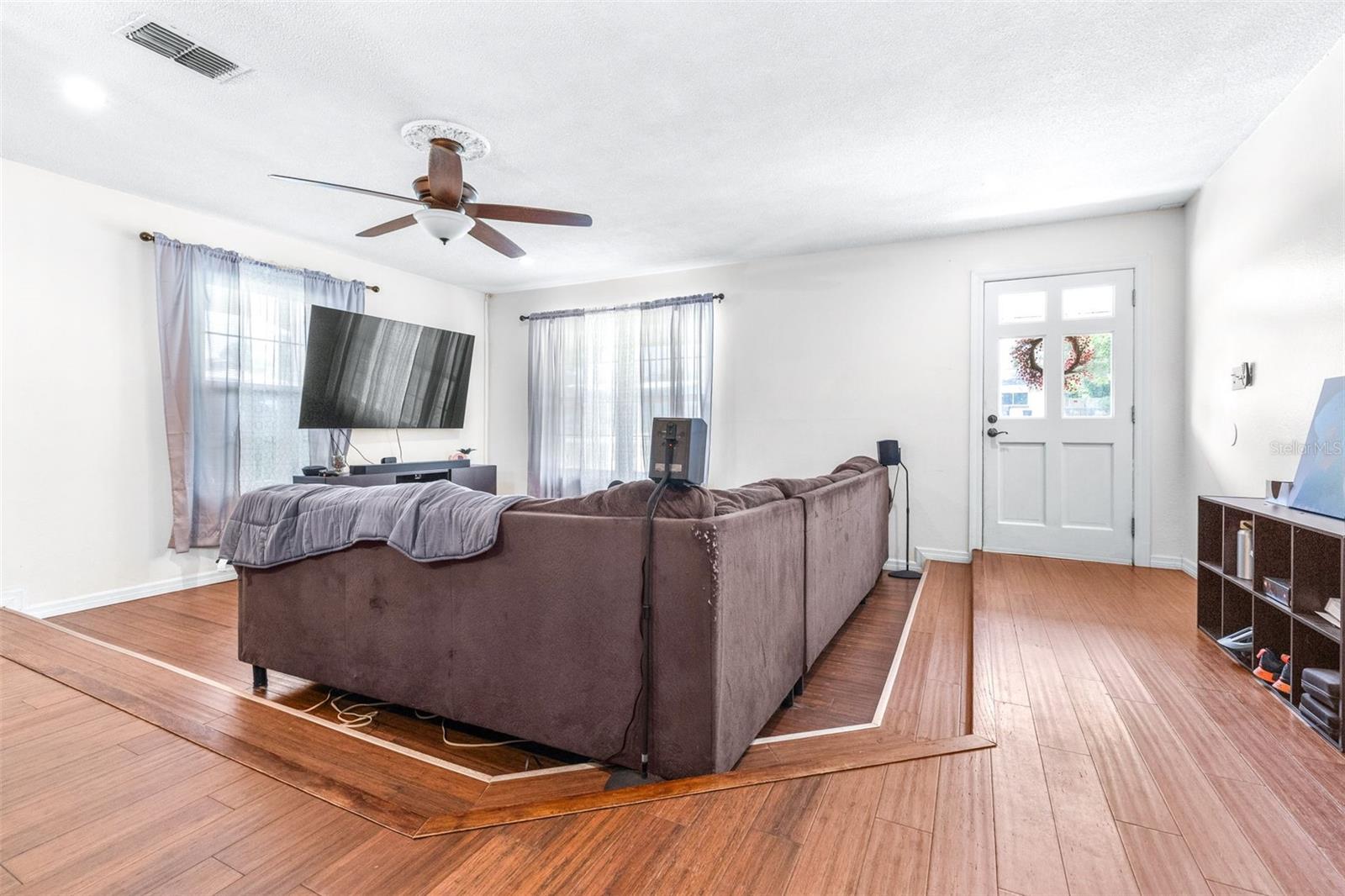 37237 NICOLE AVE — photo 3