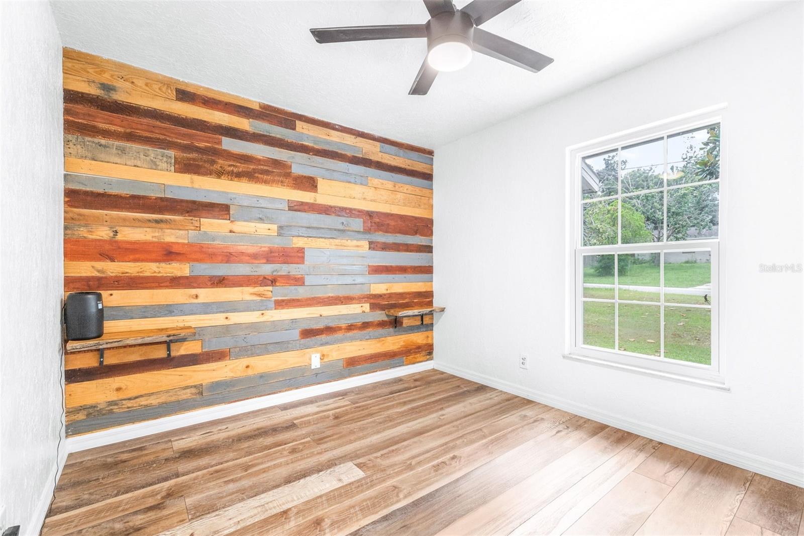 37237 NICOLE AVE — photo 10