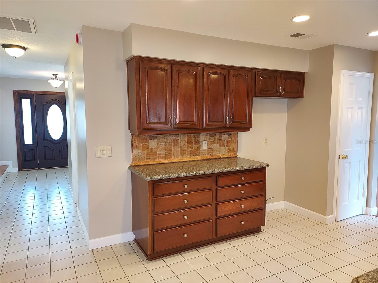 702 HYSSOP PL — photo 16