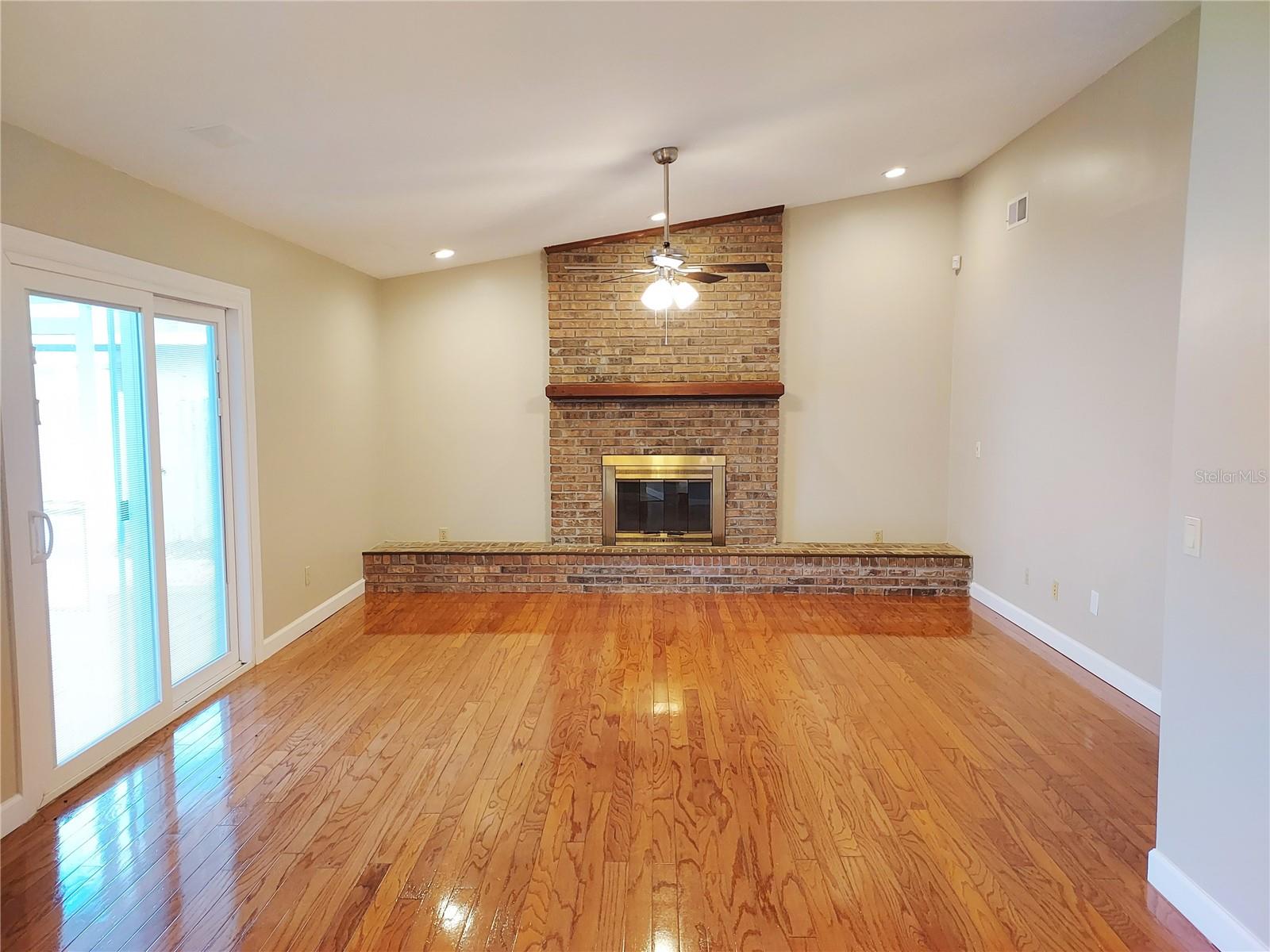 702 HYSSOP PL — photo 19