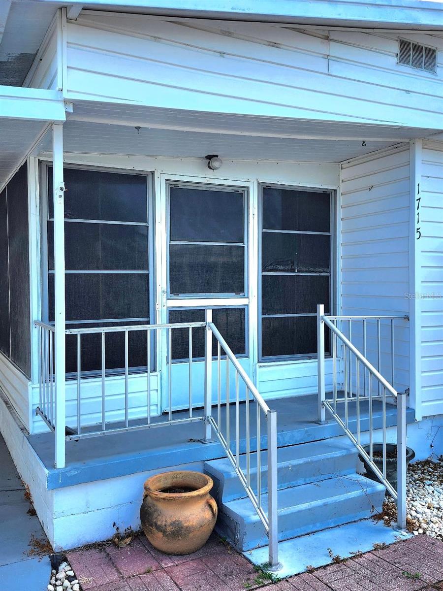 1715 ILLINOIS AVE — photo 9