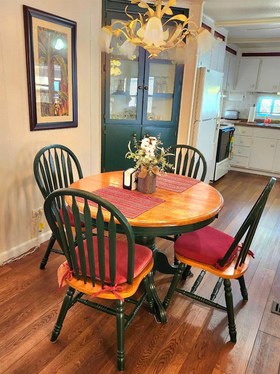 1715 ILLINOIS AVE — photo 16