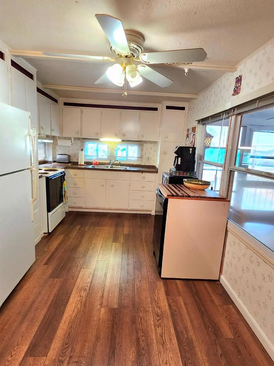 1715 ILLINOIS AVE — photo 18