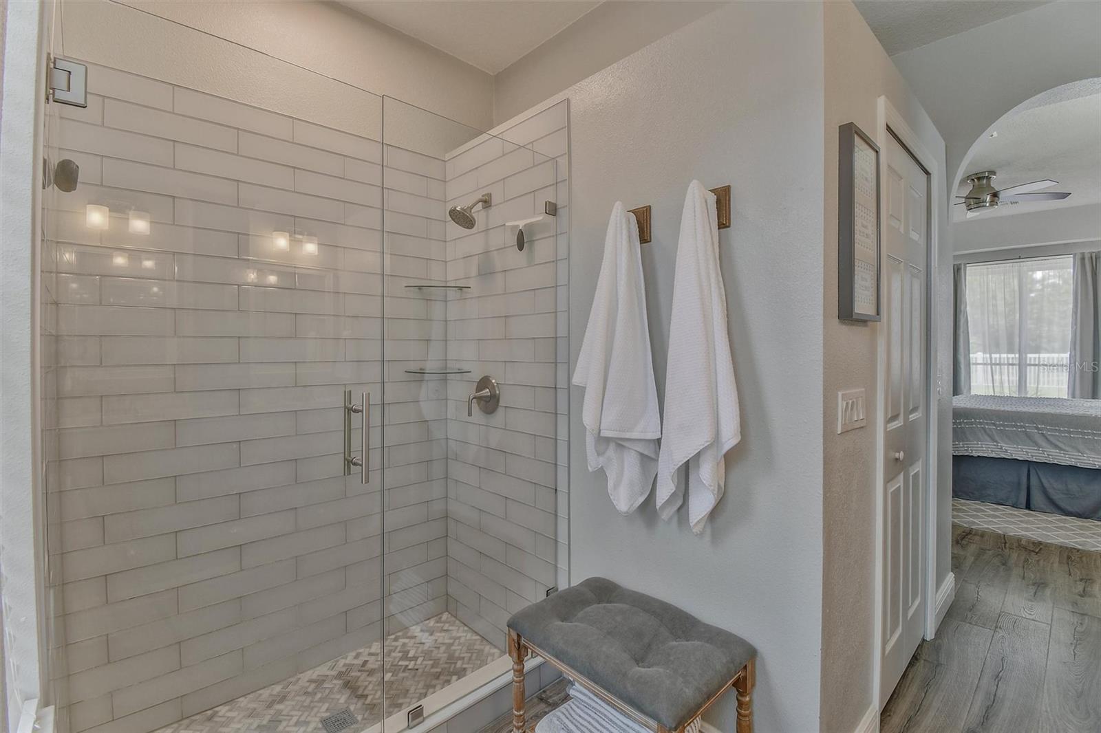 8706 LINEBROOK DR — photo 22