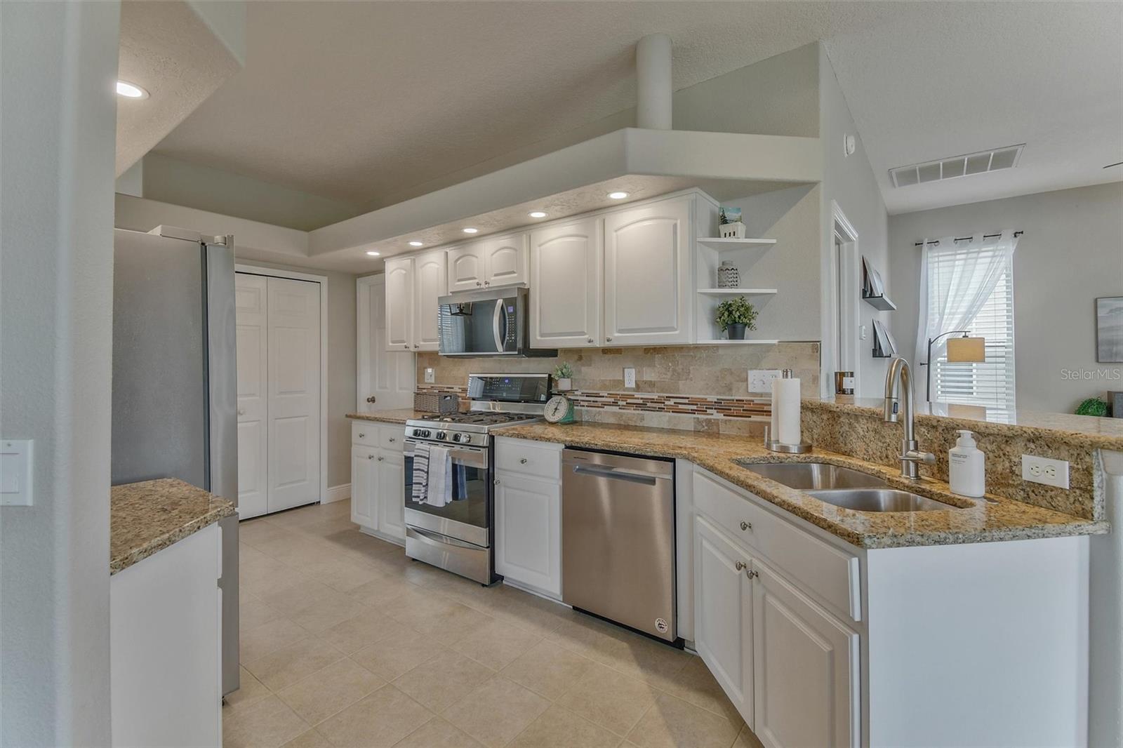 8706 LINEBROOK DR — photo 12