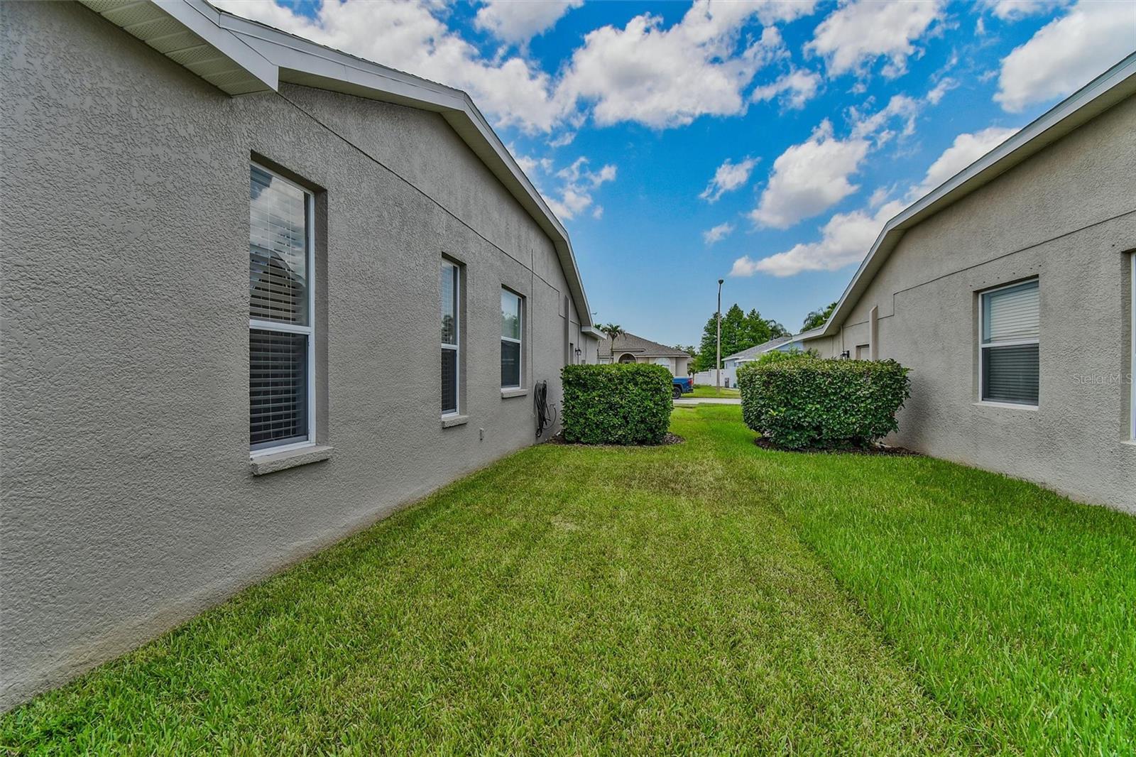 8706 LINEBROOK DR — photo 38