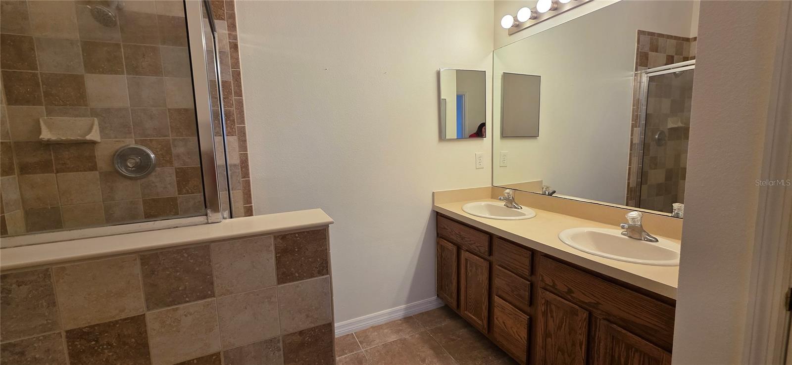 2027 STRATHMILL DR — photo 15
