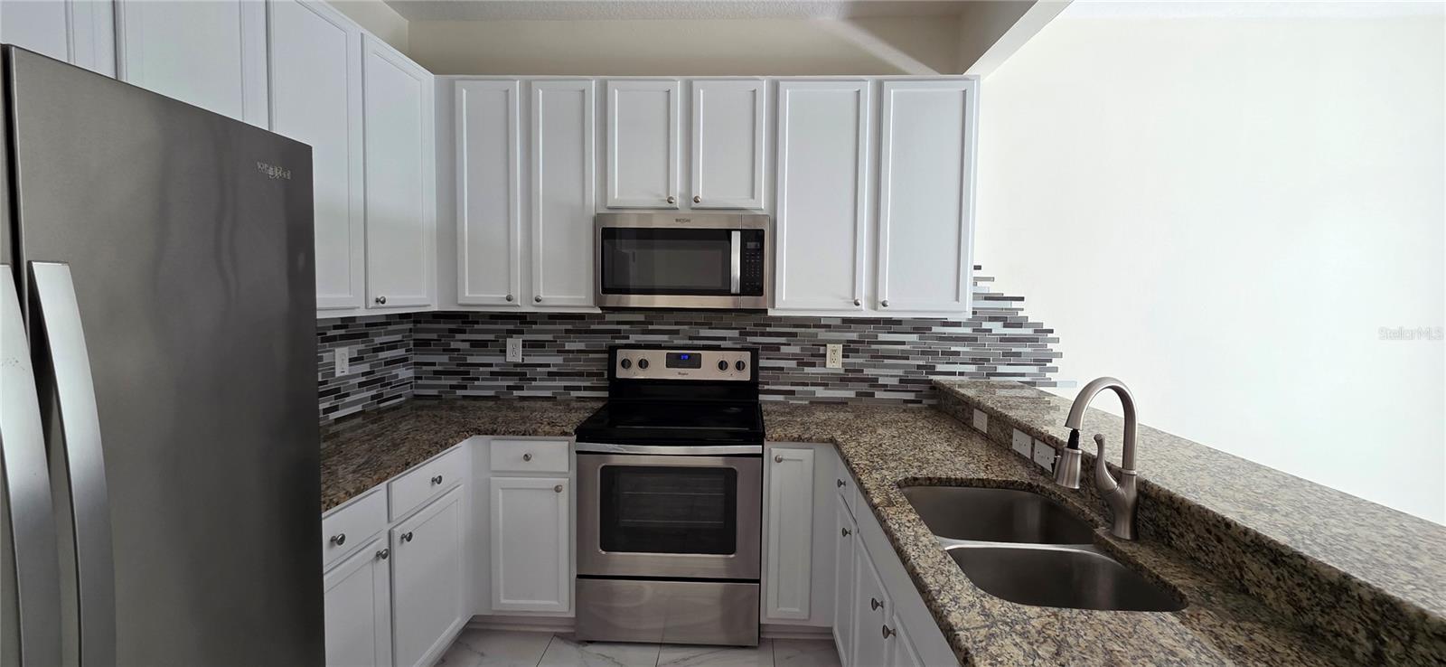2027 STRATHMILL DR — photo 5