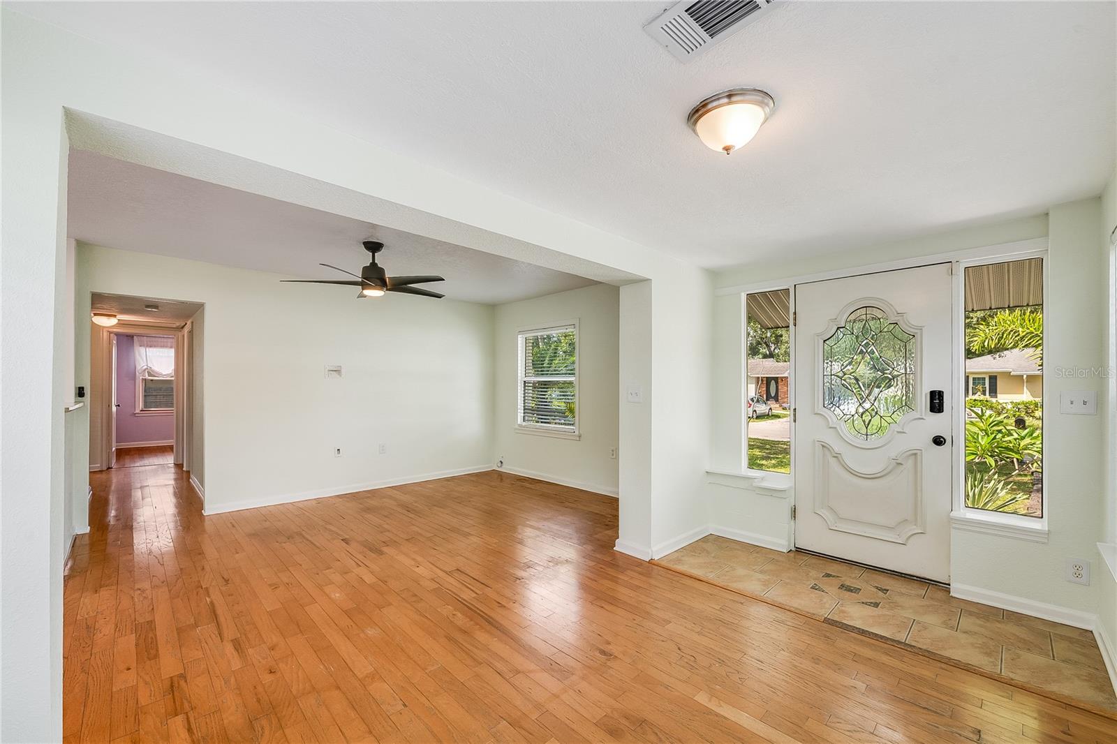 1010 W BERRY AVE — photo 5