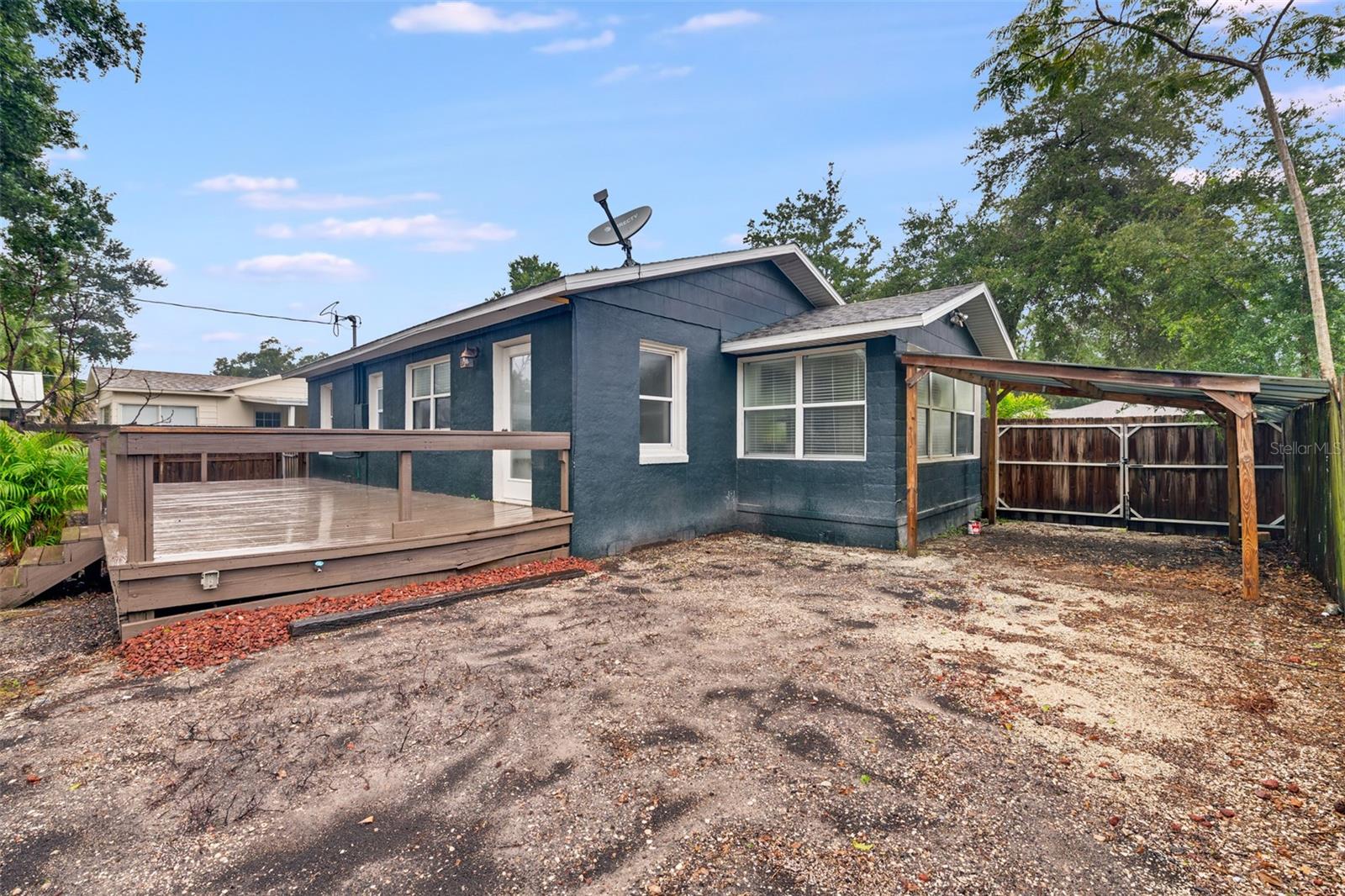 1010 W BERRY AVE — photo 27