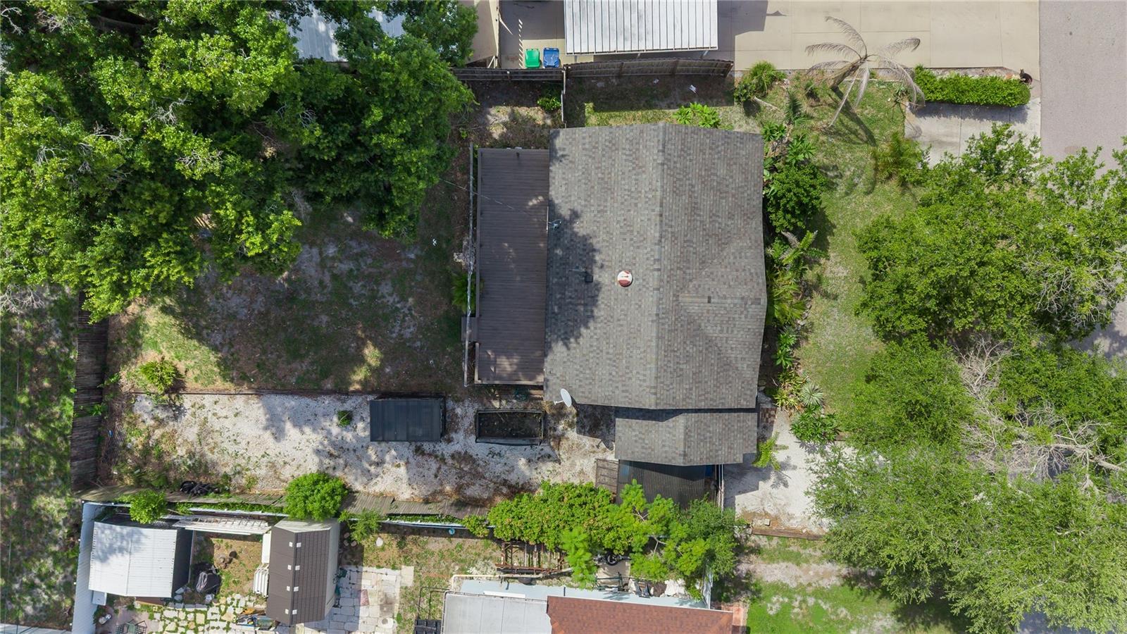 1010 W BERRY AVE — photo 33