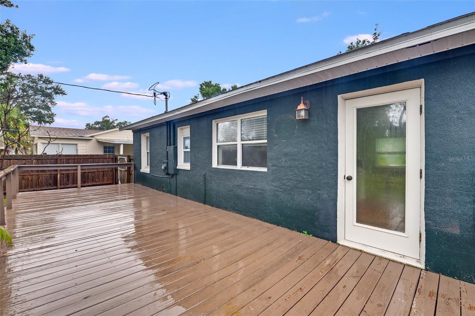 1010 W BERRY AVE — photo 24