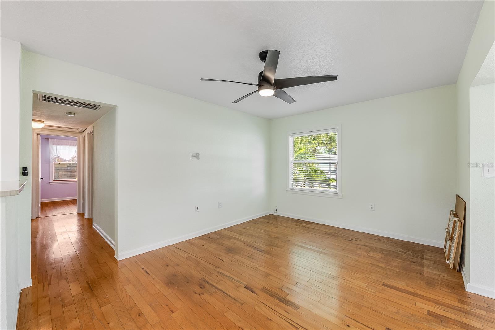 1010 W BERRY AVE — photo 15