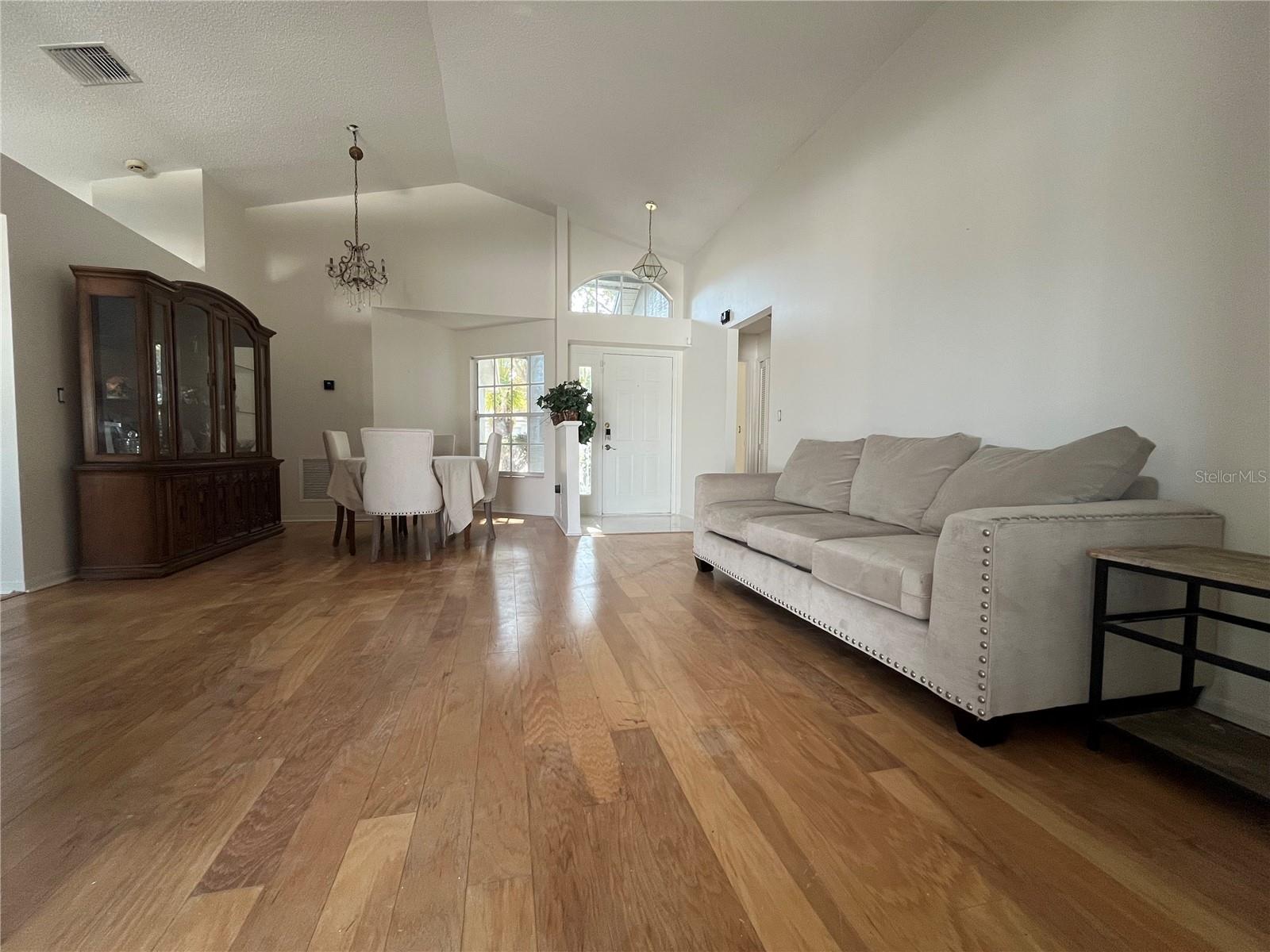2930 SHANNON CIR — photo 4