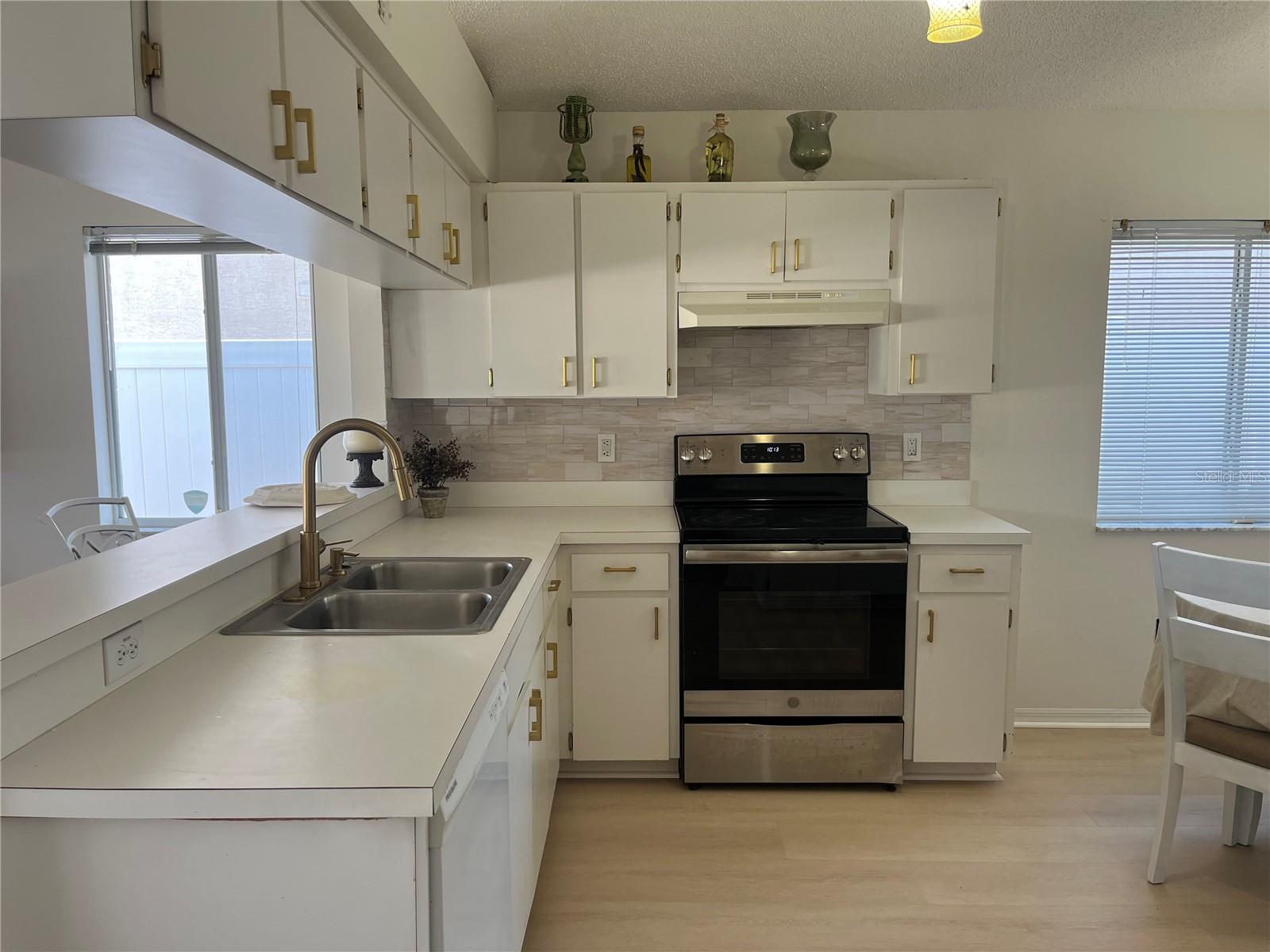 2930 SHANNON CIR — photo 9