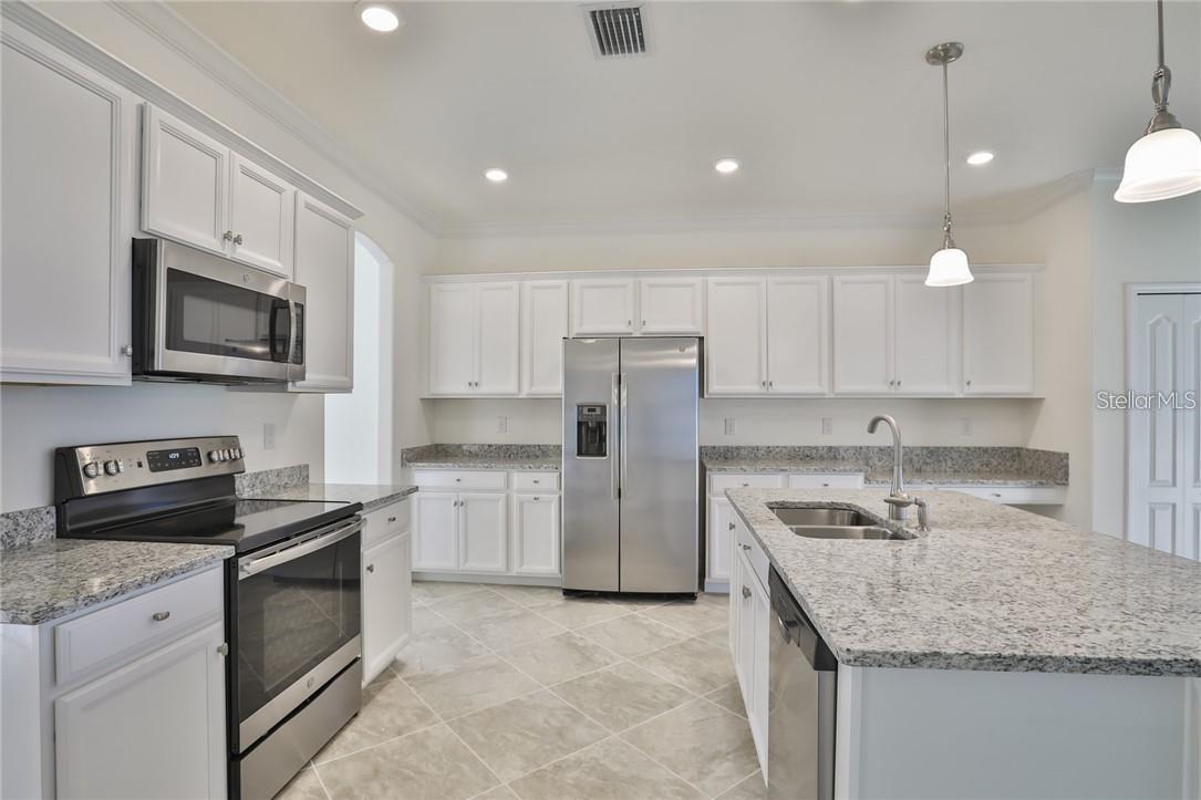 11424 SWEETGRASS DR — photo 5