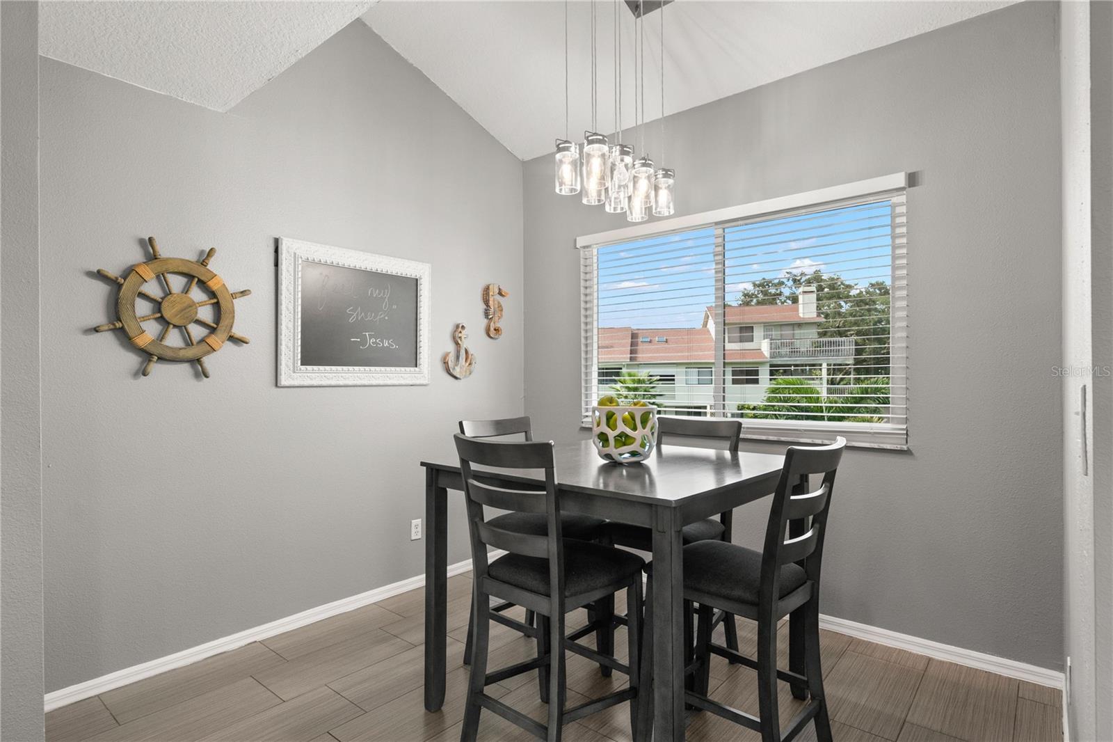 2376 HANOVER DR — photo 14