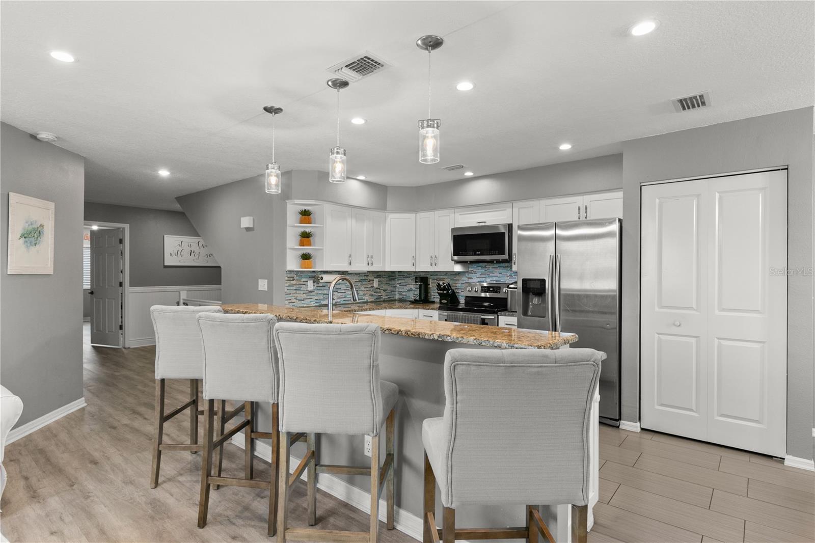 2376 HANOVER DR — photo 12
