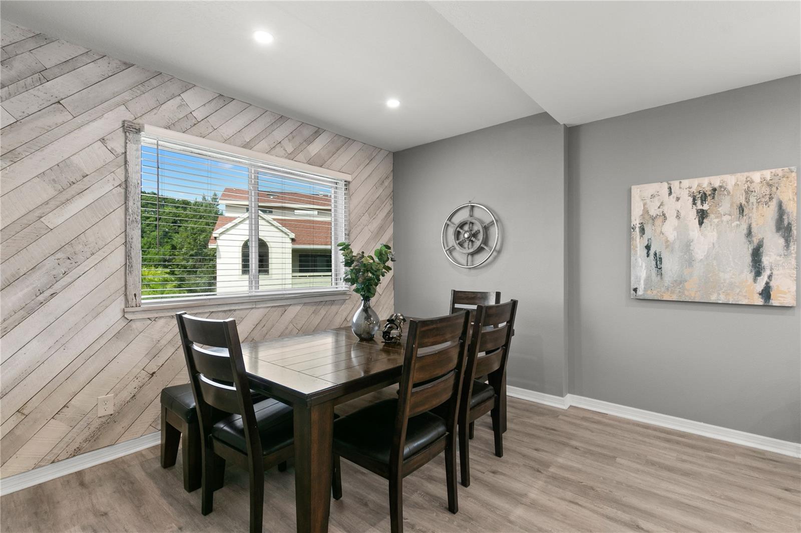 2376 HANOVER DR — photo 13