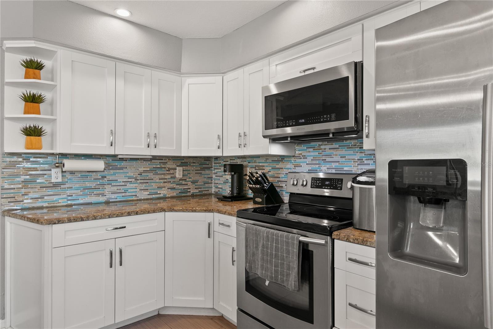 2376 HANOVER DR — photo 10