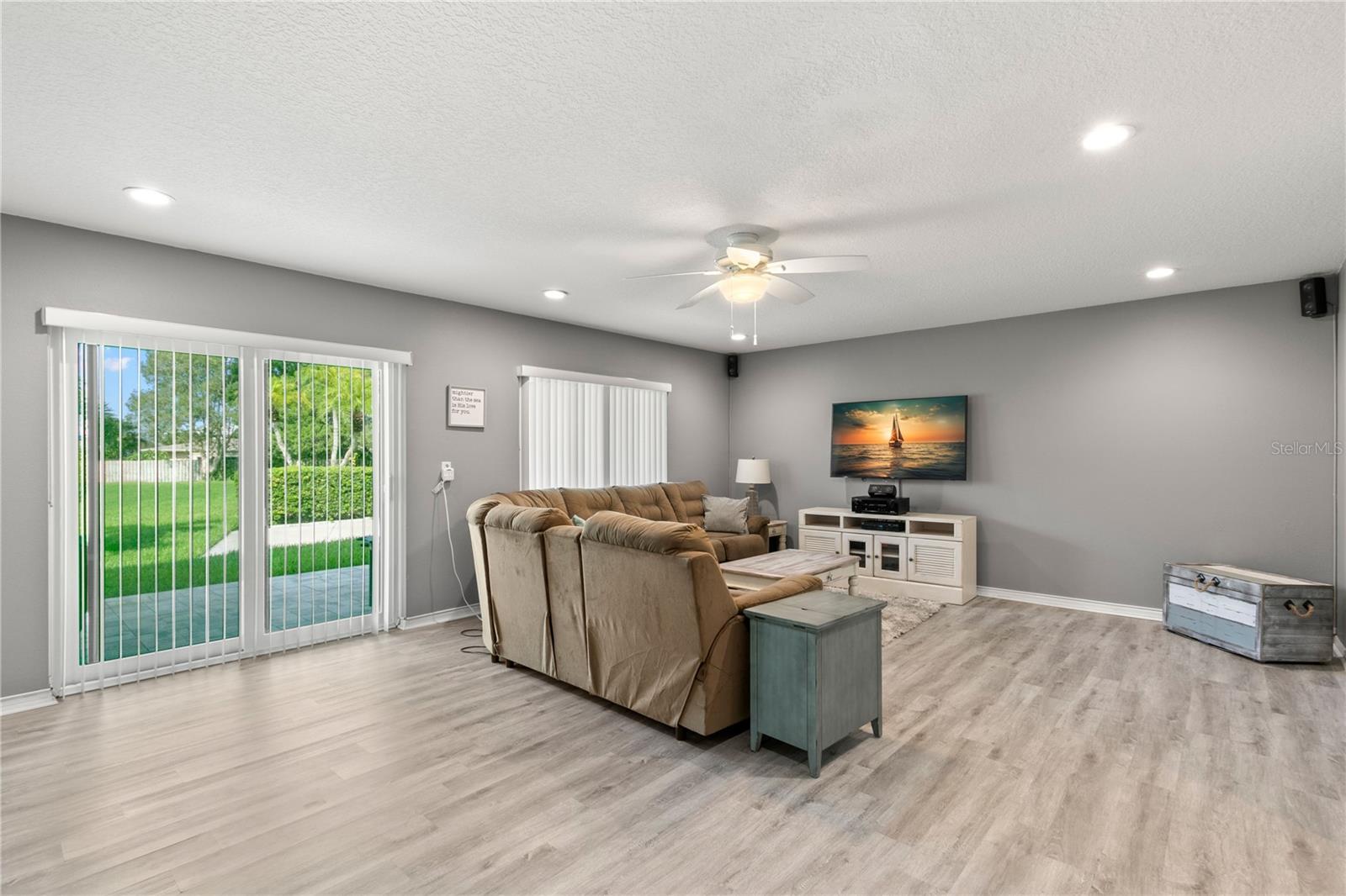 2376 HANOVER DR — photo 4