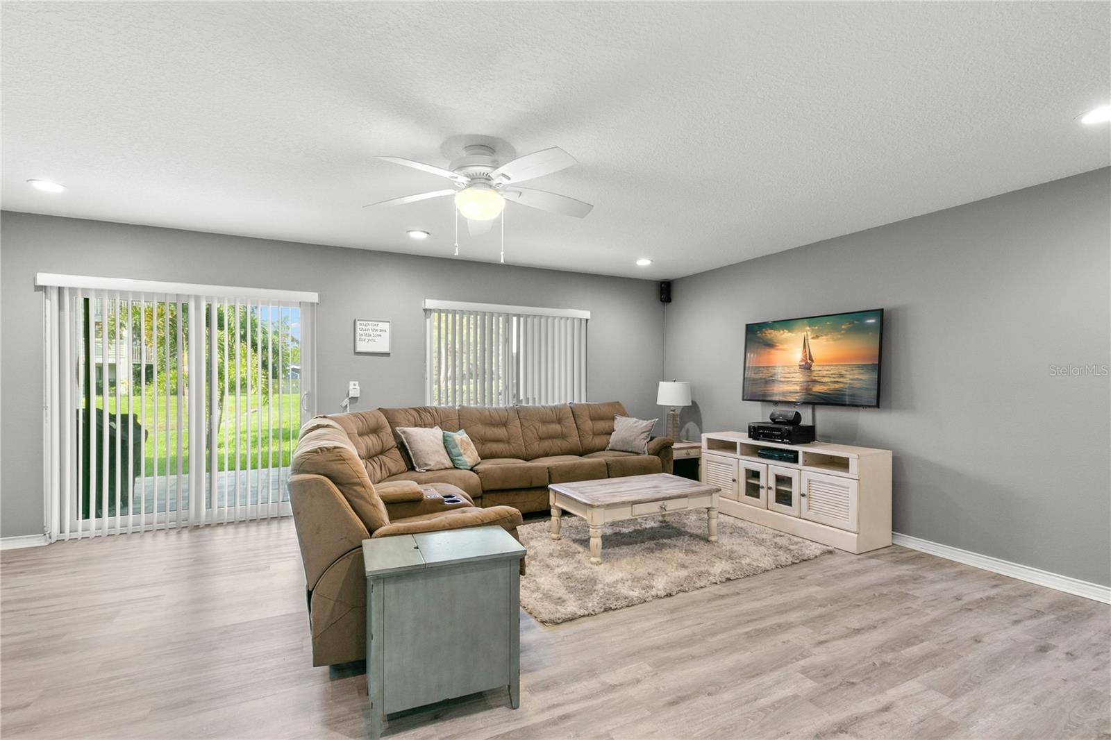 2376 HANOVER DR — photo 3