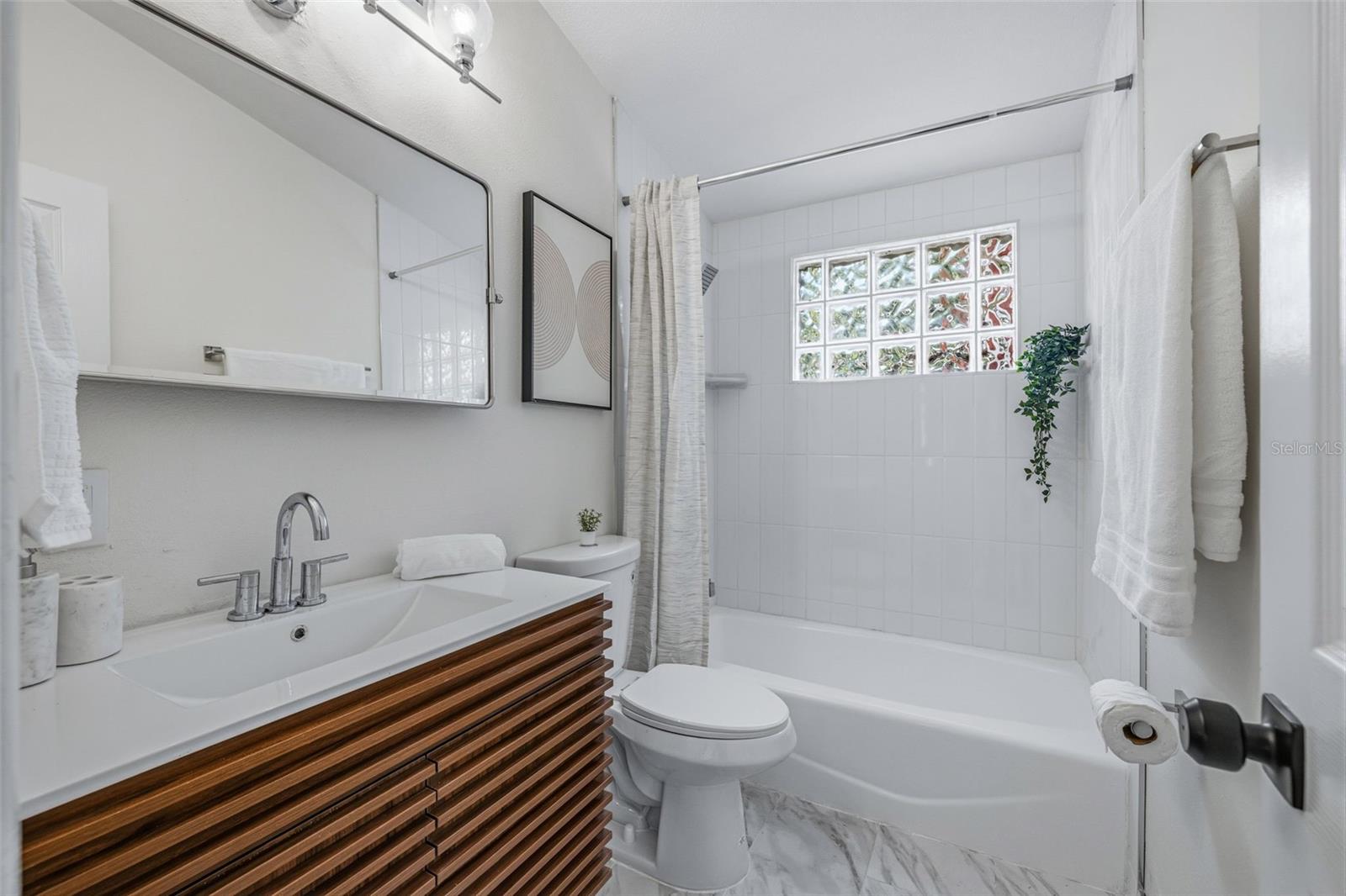 10408 VENTURA AVE — photo 21