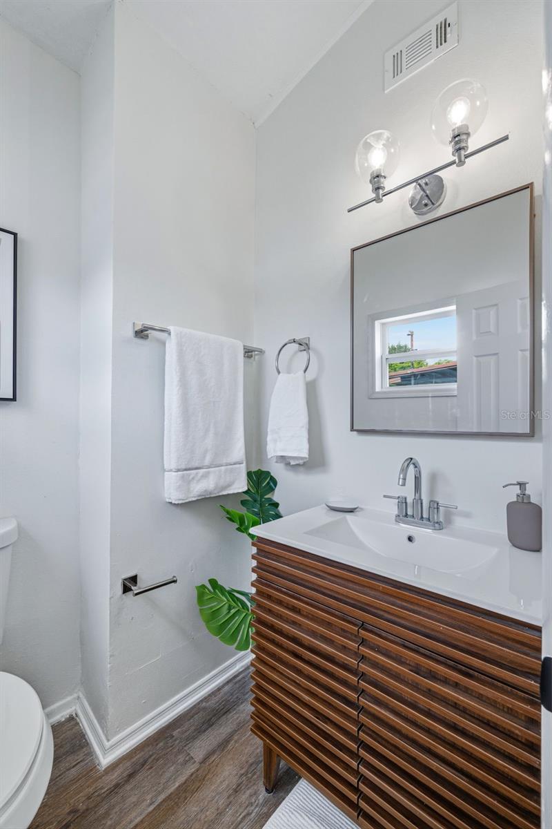 10408 VENTURA AVE — photo 18