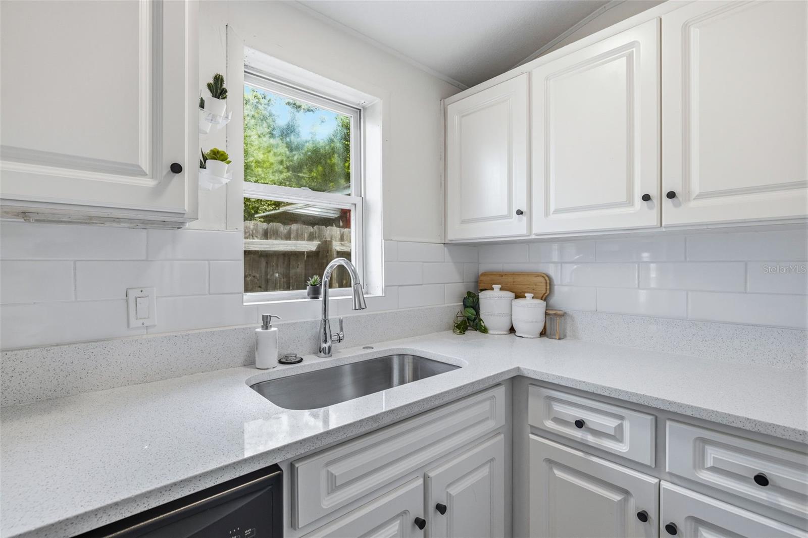 10408 VENTURA AVE — photo 14