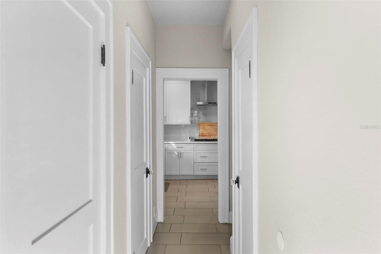 2943 W BAYSHORE CT — photo 14