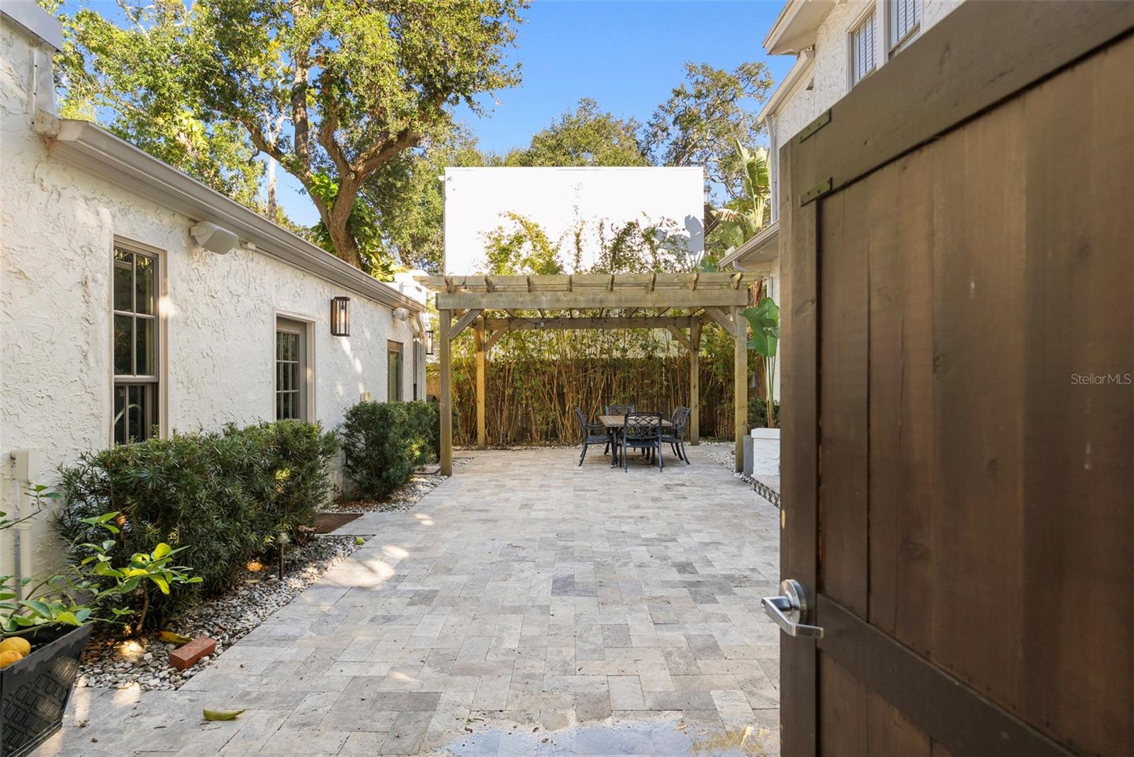 2943 W BAYSHORE CT — photo 46