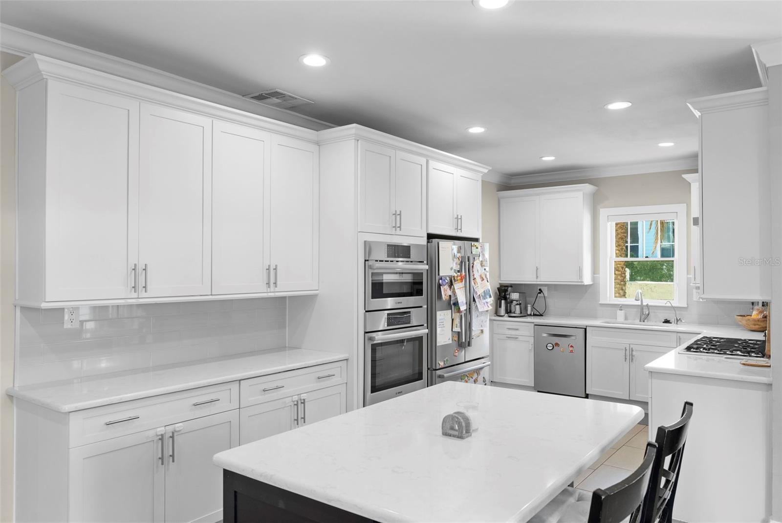 2943 W BAYSHORE CT — photo 17