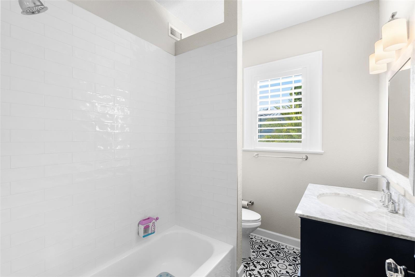 2943 W BAYSHORE CT — photo 38