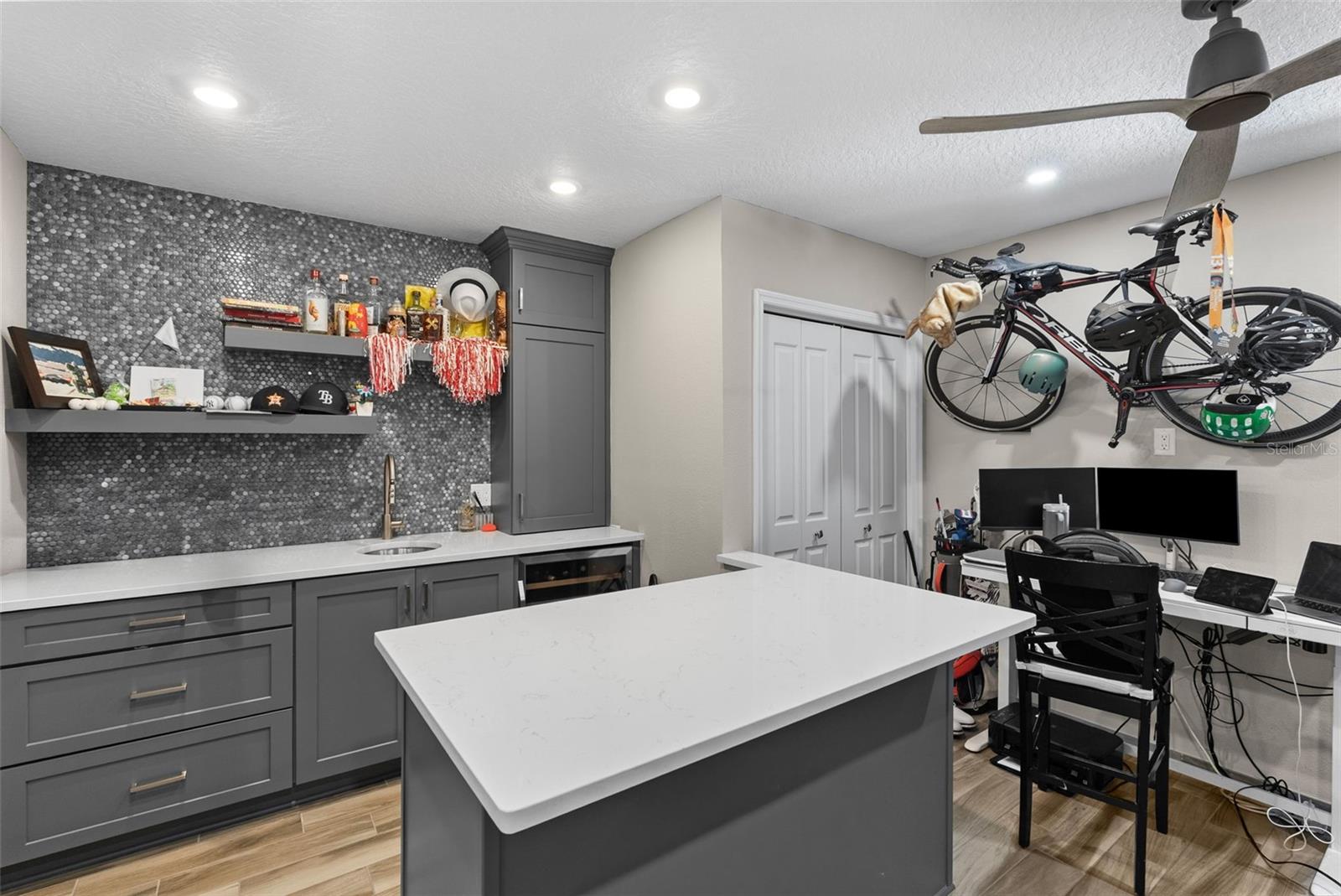 2943 W BAYSHORE CT — photo 50