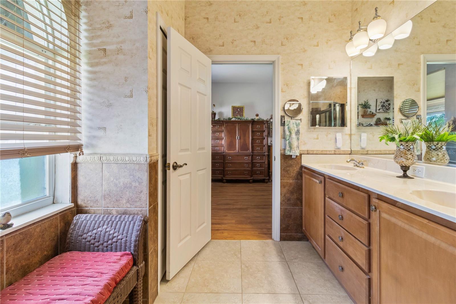 1415 MILLBROOK CIR — photo 22