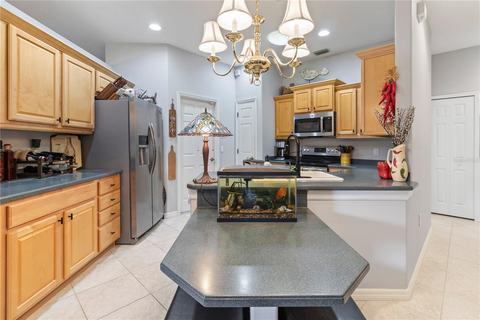 1415 MILLBROOK CIR — photo 11