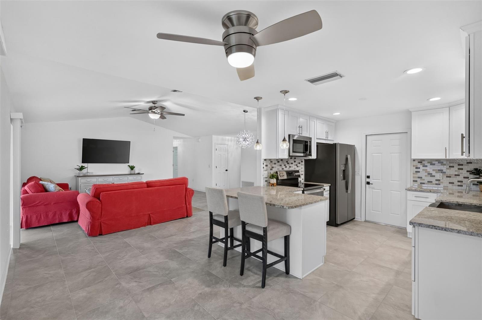 4063 PALAU DR — photo 5