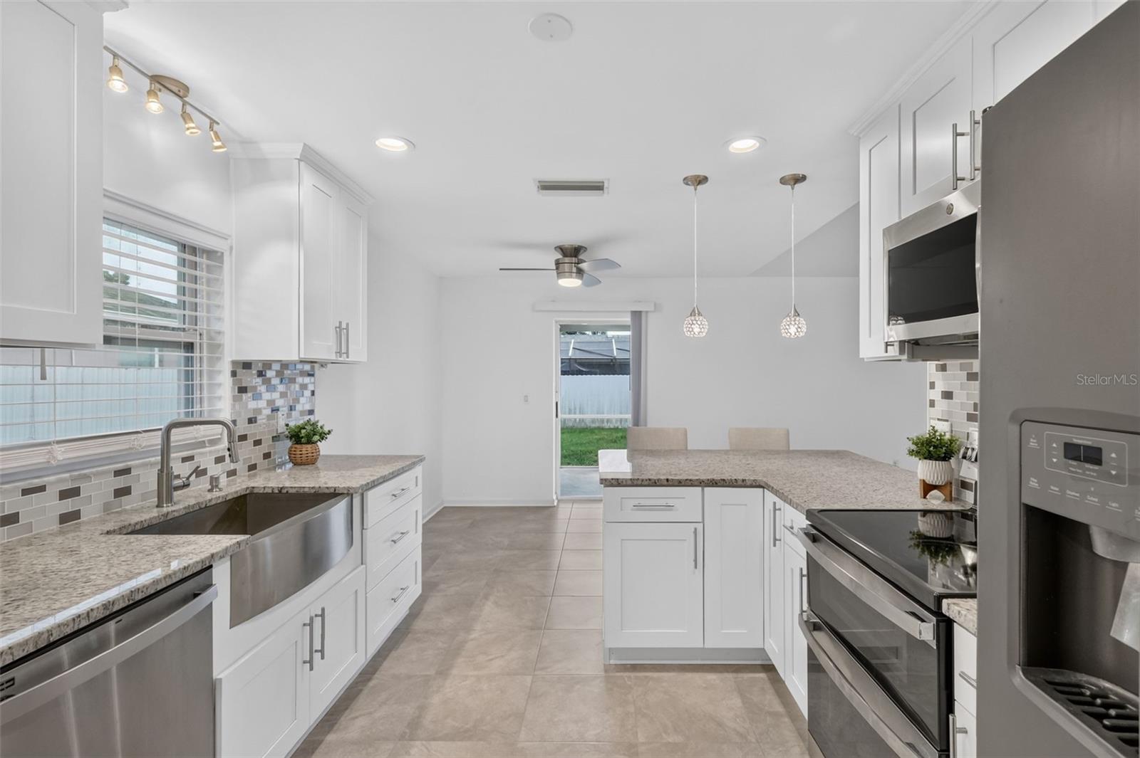 4063 PALAU DR — photo 9